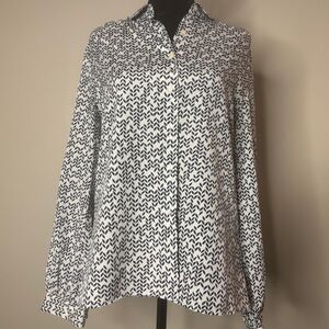 Beautiful vintage blouse.